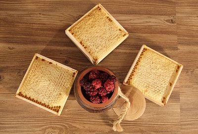 Рамы с медовыми сотами